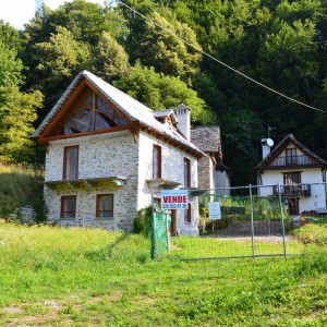 Casa Indipendente Da Ultimare Con Giardino