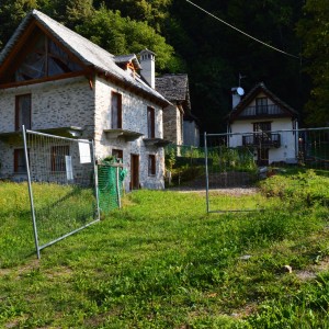 Casa Indipendente Da Ultimare Con Giardino