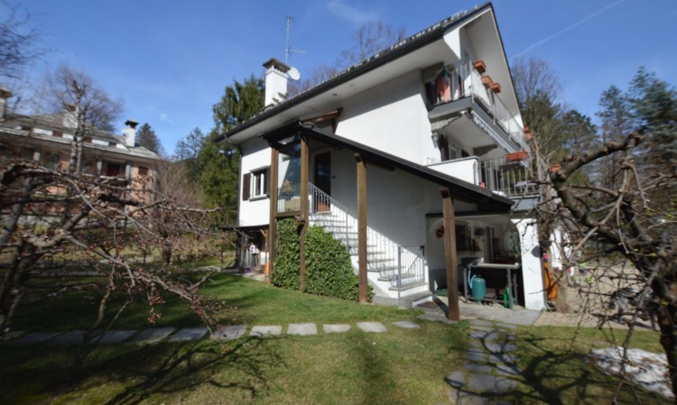 Stupenda villa con giardino