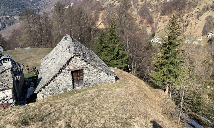 Baita da Ristrutturare con terreno 