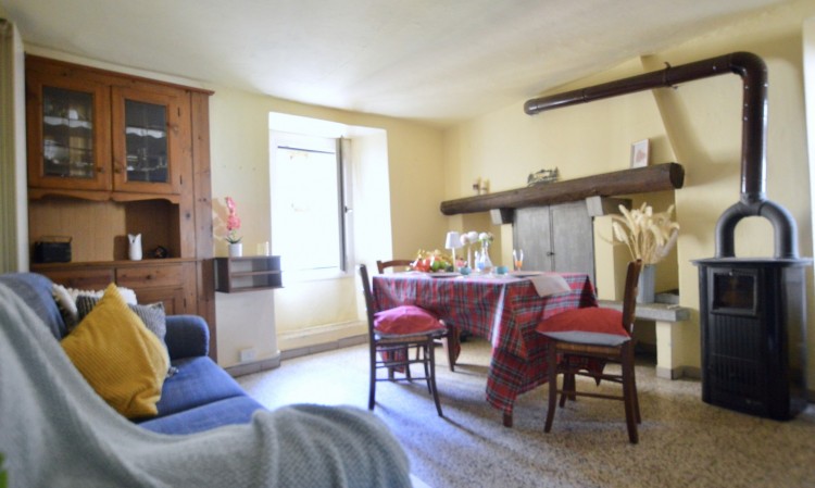 Appartamento su due livelli in casa di paese