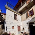 Casa Indipendente Con Corte