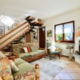 Casa Indipendente Con Terrazza E Giardino