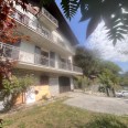 Villa Trifamigliare Con Giardino E Box Auto